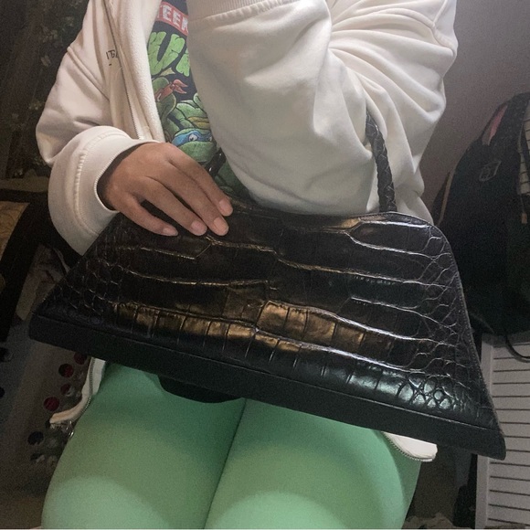 Beth Levine New York Crocodile Shoulder Bag - Picture 7 of 7